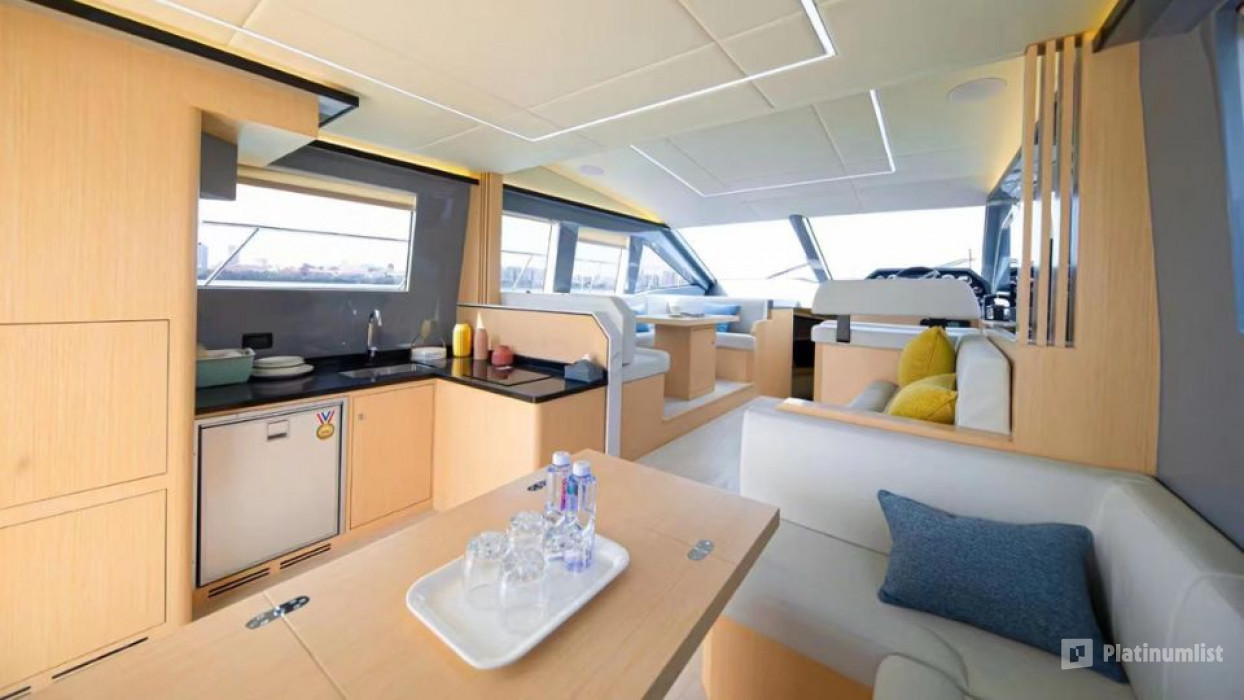 Dubai Private Yacht Tour in Dubai: Gallery Photo zw50jb