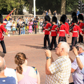 n28b9j استديو الصور :لندن في زيارة حدائق كيو وجولة مشي لمدة 3 ساعات في وستمنستر