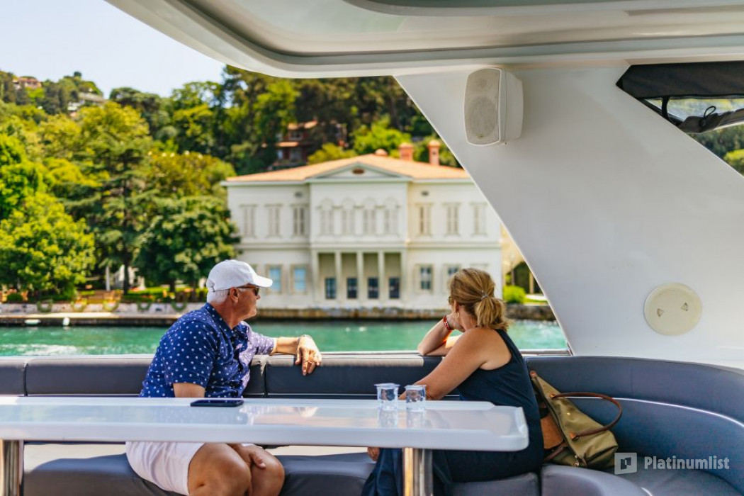 Bosphorus Yacht Cruise with Stopover on Asian Side в Стамбул: Галерея фото 38v97q