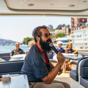 Bosphorus Yacht Cruise with Stopover on Asian Side in Istanbul: Gallery Photo zoo5v6