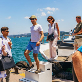 Фотография с Bosphorus Yacht Cruise with Stopover on Asian Side в Стамбул: Галерея фото n6bd1w