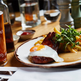 3x8e4m استديو الصور :لندن في جولة مشي: تذوق 8 أطعمة إنجليزية وشاهد أكثر من 30 معلمًا سياحيًا