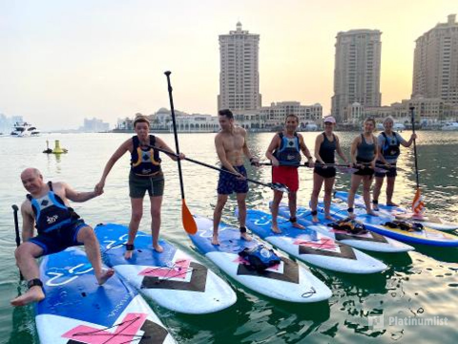 3pe6ry استديو الصور :الدوحة في جزيرة اللؤلؤة: تجربة التجديف وقوفًا في قطر