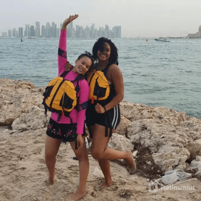 38v9m9 استديو الصور :الدوحة في جزيرة اللؤلؤة: تجربة التجديف وقوفًا في قطر