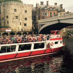 York City Sightseeing Cruise in York: Gallery Photo nk59rw