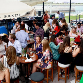 Hidden Brunch Race Weekend in Abu Dhabi: Gallery Photo 3xgddz