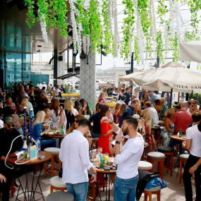 Hidden Brunch Race Weekend in Abu Dhabi: Gallery Photo 3qxqrz