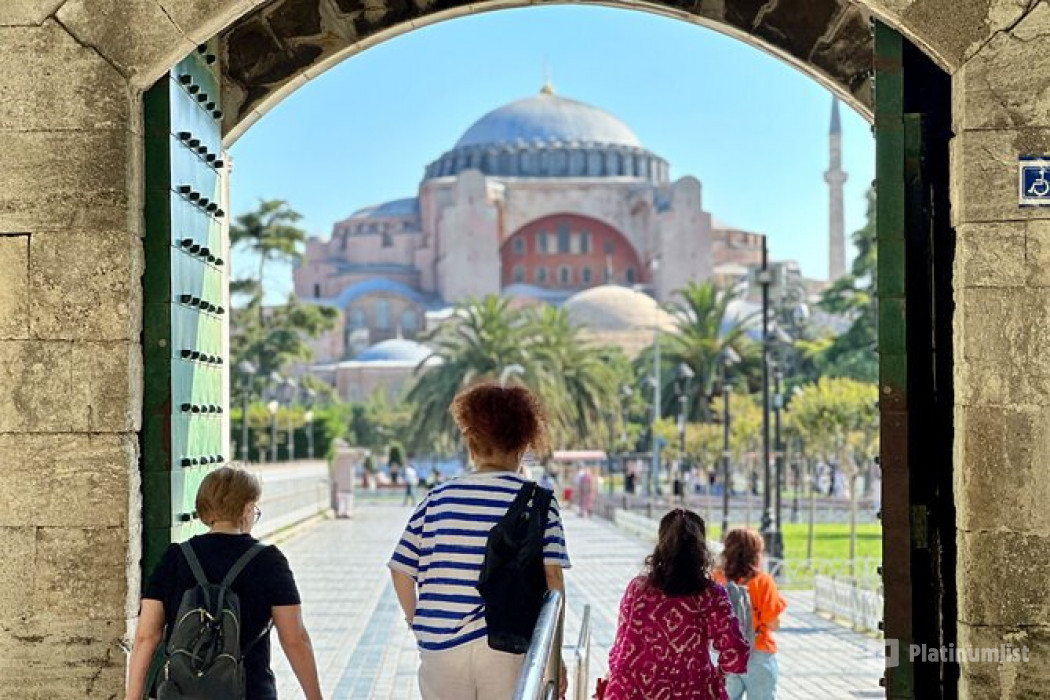 Istanbul: Basilica Cistern, Hagia Sophia, Blue Mosque and Grand Bazaar with Live Guide in Istanbul: Gallery Photo 3y5m0q