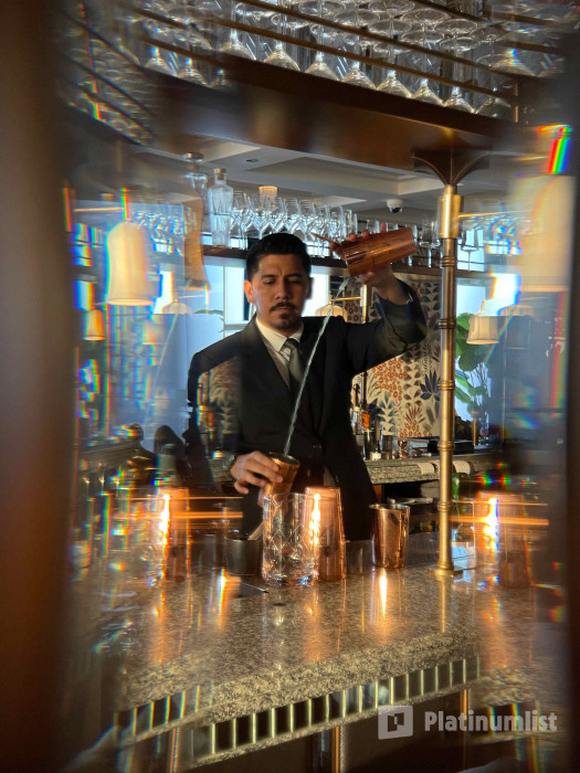 zm4q08 استديو الصور :دبي في Host Afternoon Tea & Sunset Cocktail at the top of Burj Khalifa