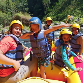 Photo from جولة في ألانيا تشمل التجديف بالقارب، رحلة سفاري بالجيب، ركوب الدراجات الرباعية، والانزلاق بالحبال in أنطاليا: Gallery Photo 3pe57q