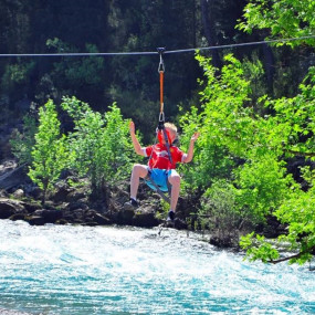 Photo from جولة في ألانيا تشمل التجديف بالقارب، رحلة سفاري بالجيب، ركوب الدراجات الرباعية، والانزلاق بالحبال in أنطاليا: Gallery Photo 3x8o08