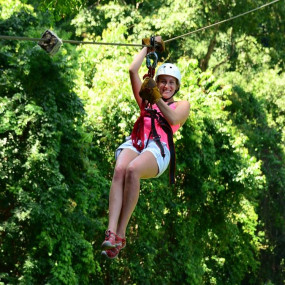 Photo from جولة في ألانيا تشمل التجديف بالقارب، رحلة سفاري بالجيب، ركوب الدراجات الرباعية، والانزلاق بالحبال in أنطاليا: Gallery Photo 3y5j0q