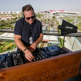 Photo from Trackside Terrace – Abu Dhabi F1 Experiences Hospitality in Abu Dhabi: Gallery Photo n1eqx3