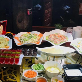 n287wj استديو الصور :دبي في جولة عشاء على متن الداو الشراعي في خور دبي