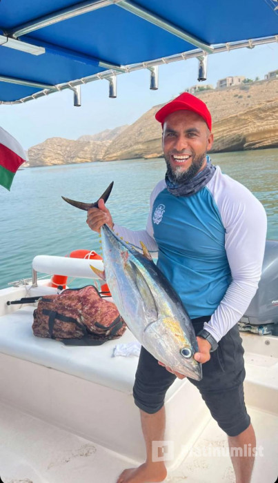 nk58j0 استديو الصور :مسقط في جولة خاصة بالقارب لصيد الأسماك