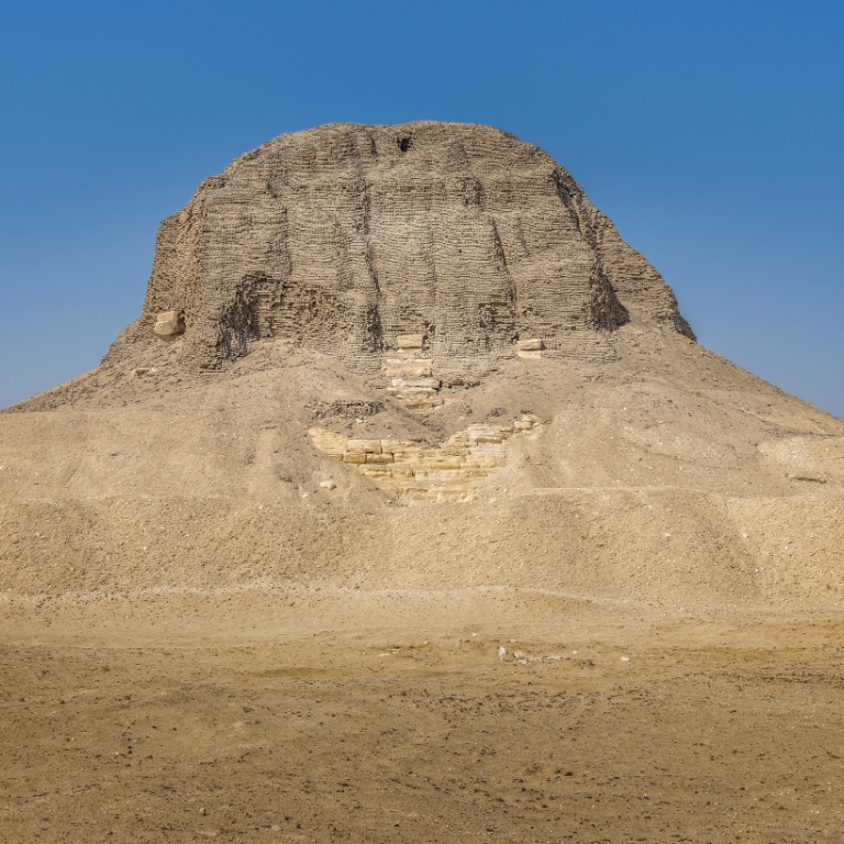 Photo from El- Fayoum Oasis with Wadi El Rayyan National Park and Meidum Pyramid from Cairo in Cairo: Gallery Photo 3dk6jy