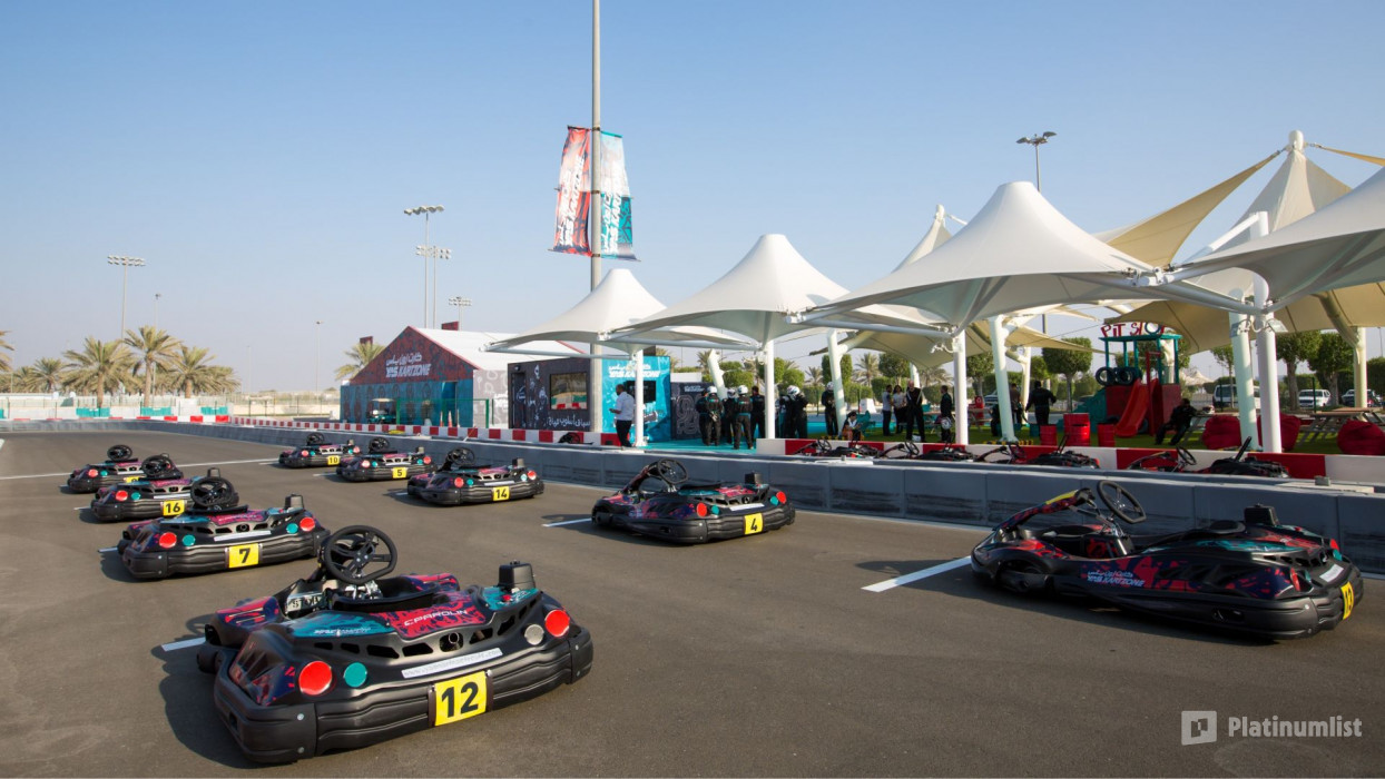 3r5y9k استديو الصور :أبوظبي في جلسة كارتينغ في حلبة ياس مارينا