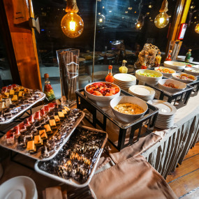 Dinner Cruise In Dubai Marina in Dubai: Gallery Photo 3jk65j