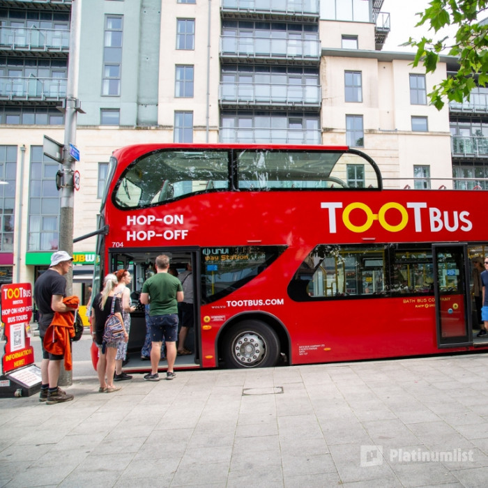 3e5xwb استديو الصور :باث في جولة بحافلة الهوب أون هوب أوف في باث