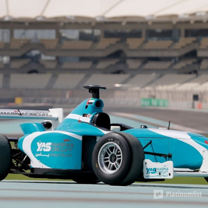 Driving Experience - Yas Formula 3000 в Абу Даби: Галерея фото 3b8g2j