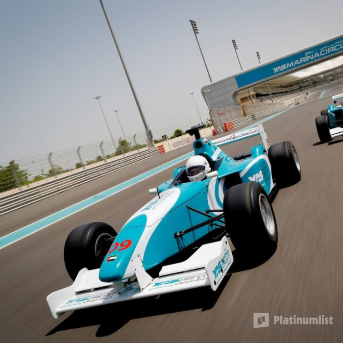 zm4dww استديو الصور :أبوظبي في تجربة قيادة سيارة ياس فورمولا 3000 zm4dww استديو الصور :أبوظبي في تجربة قيادة سيارة ياس فورمولا 3000