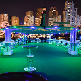 Mega Yacht Dinner Cruise in Dubai: Gallery Photo 3e5xm0
