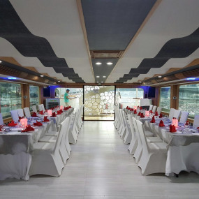 Photo from Mega Yacht Dinner Cruise in Dubai: Gallery Photo 38v7gr