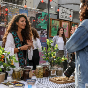 3dkj8b استديو الصور :دبي في مهرجان قوز للفنون 2025 في دبي