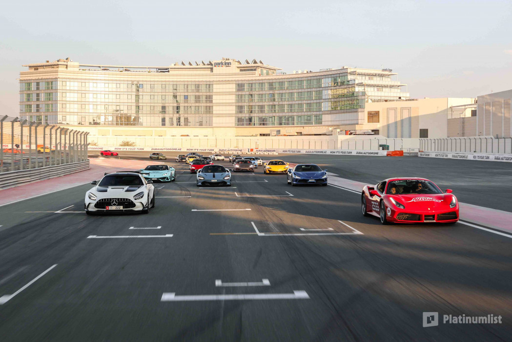 Supercar Madness in Dubai Autodrome in Dubai: Gallery Photo zm4dx6