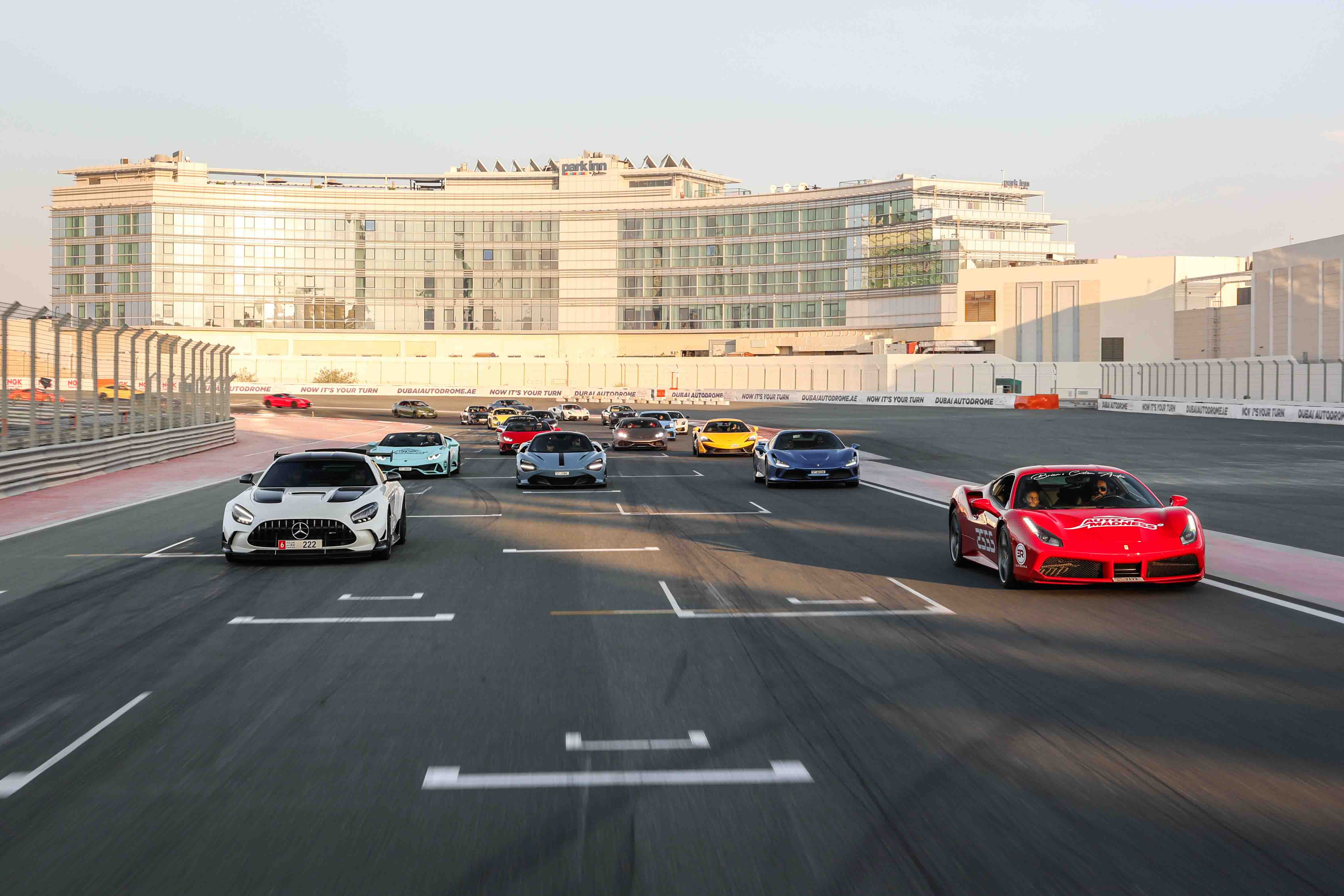 Photo from Supercar Madness in Dubai Autodrome in Dubai: Gallery Photo zm4dx6