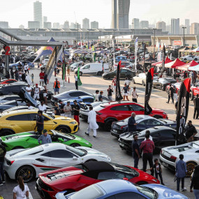 Photo from Supercar Madness in Dubai Autodrome in Dubai: Gallery Photo 35d2vg