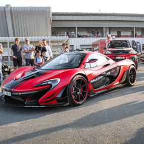 Photo from Supercar Madness in Dubai Autodrome in Dubai: Gallery Photo n14y6b