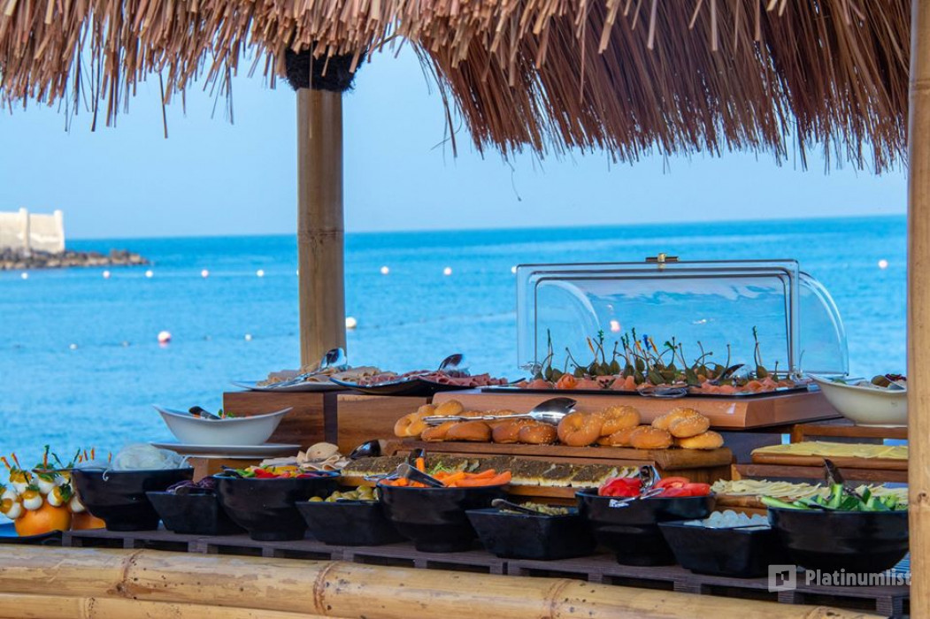 zgqg4n استديو الصور :دبي في New Year Glamping Style