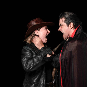 Photo from مسرحية دراكولا  في ذا جانكشن، دبي in دبي: Gallery Photo zw5e8e