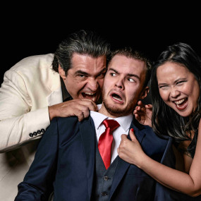 Photo from مسرحية دراكولا  في ذا جانكشن، دبي in دبي: Gallery Photo zm4x66