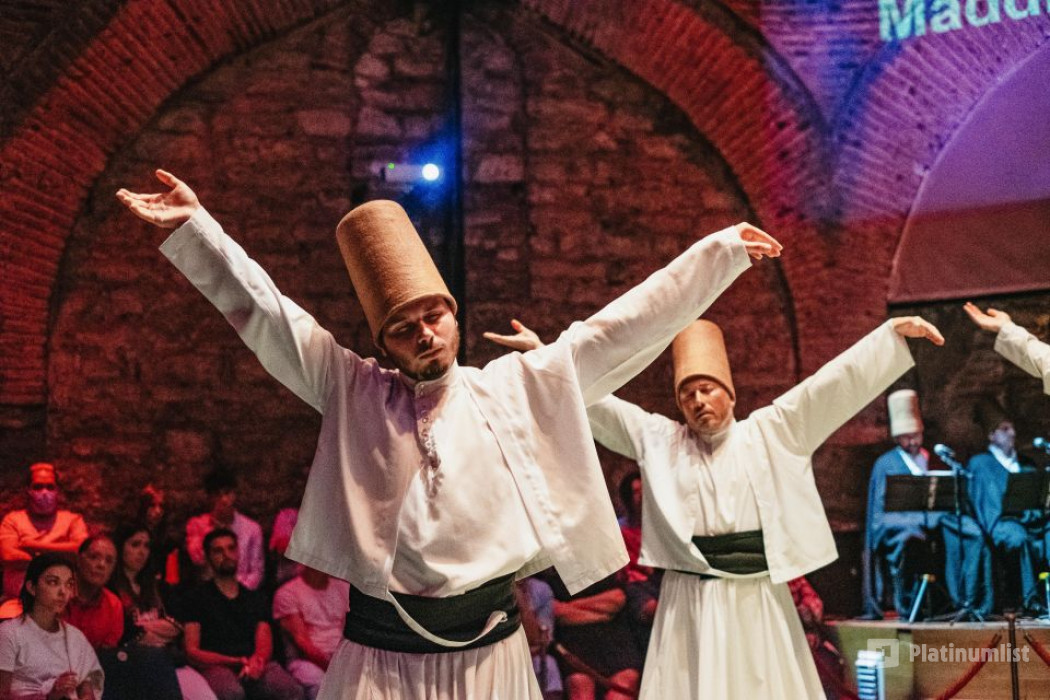 Whirling Dervishes Show in Istanbul: Gallery Photo n080xp