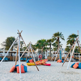Photo from Tropical Beach Party - The Edge Beach Club in Doha: Gallery Photo z7y4yd
