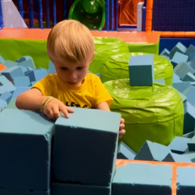 Photo from Air Maniax Marina Mall - Inflatable and Adventure Park in Abu Dhabi: Gallery Photo zw585k