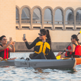 Paddling at MIA Park in Doha: Gallery Photo nk5kv0
