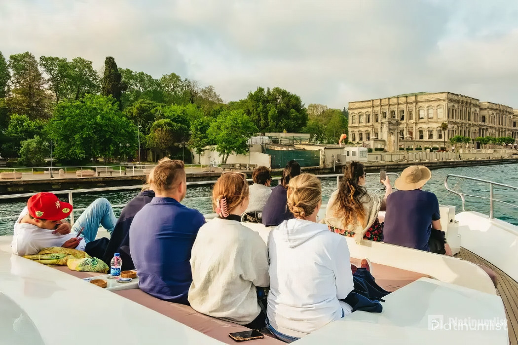 Bosphorus Sunset Cruise on a Luxurious Yacht in Istanbul: Gallery Photo 3peqv8