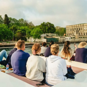 Bosphorus Sunset Cruise on a Luxurious Yacht in Istanbul: Gallery Photo 3peqv8