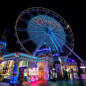 Photo from القرية العالمية مع خدمة الإصطحاب in دبي: Gallery Photo z7y15k