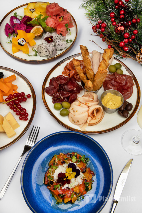 New Year Eve at Cabana on the Beach Restaurant in Dubai: Gallery Photo z7ykxd