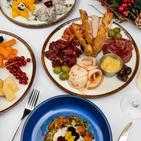 New Year Eve at Cabana on the Beach Restaurant in Dubai: Gallery Photo z7ykxd