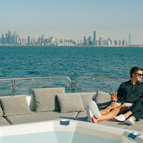 Photo from تجربة سن سيكر سوبرياخت مع تناول الطعام الراقي والمشروبات الفاخرة والموسيقى الحية in دبي: Gallery Photo 3jkeer