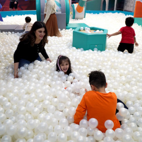 Leo and Loona Kids Park and Restaurant Dubai в Дубай: Галерея фото zw5k04