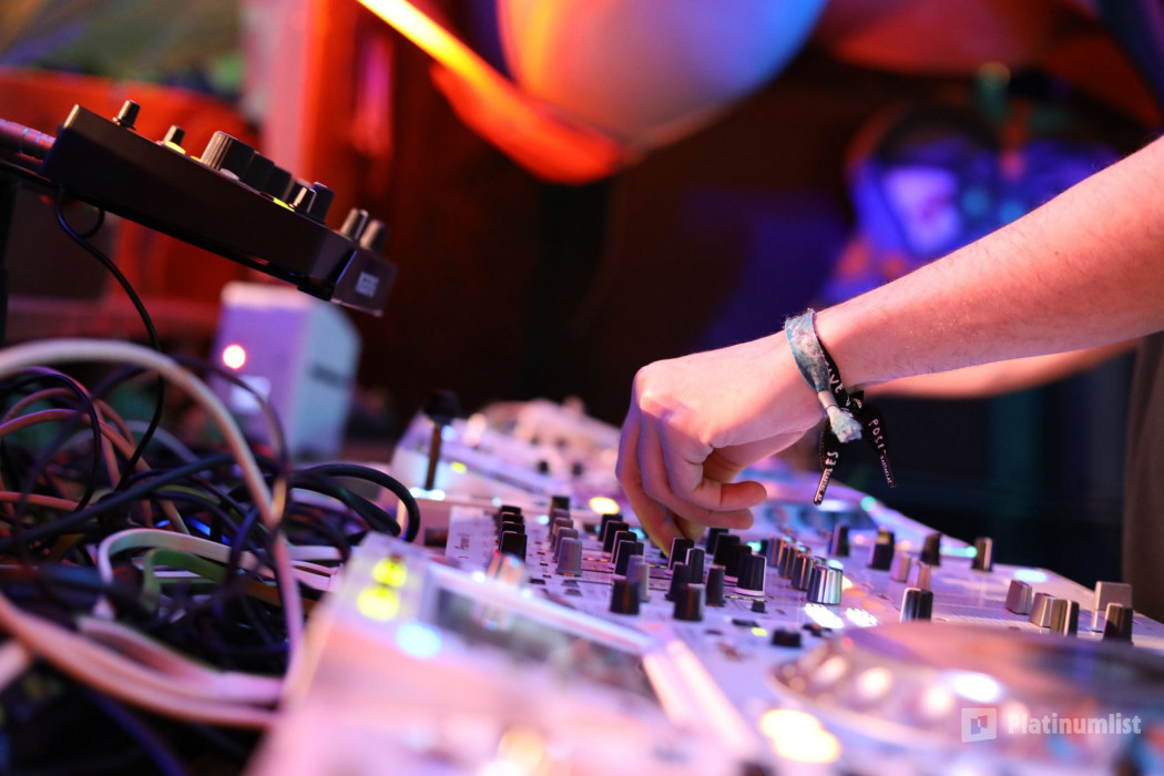 3eexw3 استديو الصور :دبي في Elrow // NYE at Soho Beach DXB from 499AED!