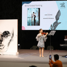 Photo from World Art Dubai 2025 in Dubai: Gallery Photo zgk08y