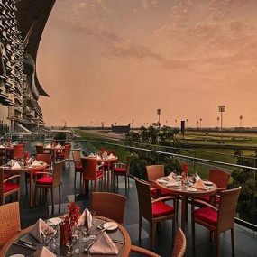 Evening Race Brunch at Farriers restaurant in Dubai: Gallery Photo 38qdj3