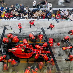 z7xyxw استديو الصور :أبوظبي في سباق جائزة الاتحاد للطيران الكبرى للفورمولا 1 في أبوظبي 2025